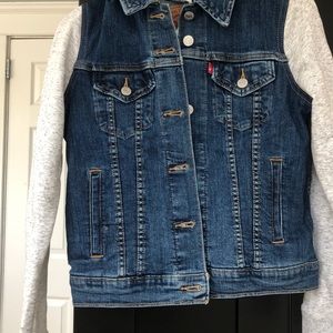 Jean Jacket with sweater material in the arms